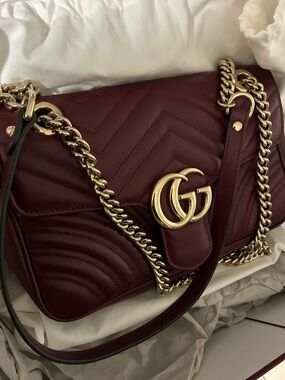 Gucci Marmont Shoulder Bag in Deep Bordeaux medium